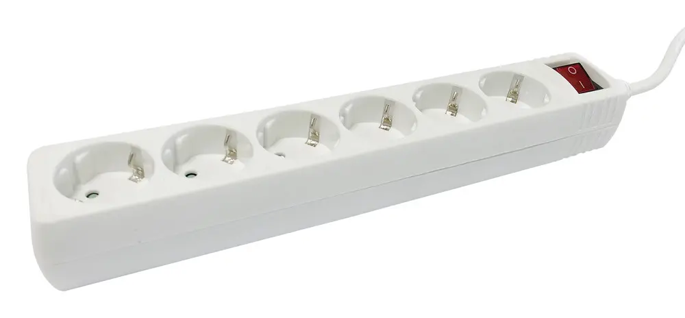 [36.235/3] 36.235/3 BASE DE ENCHUFES DE 6 TOMAS CON INTERRUPTOR 3.00 mtrs BLANCO