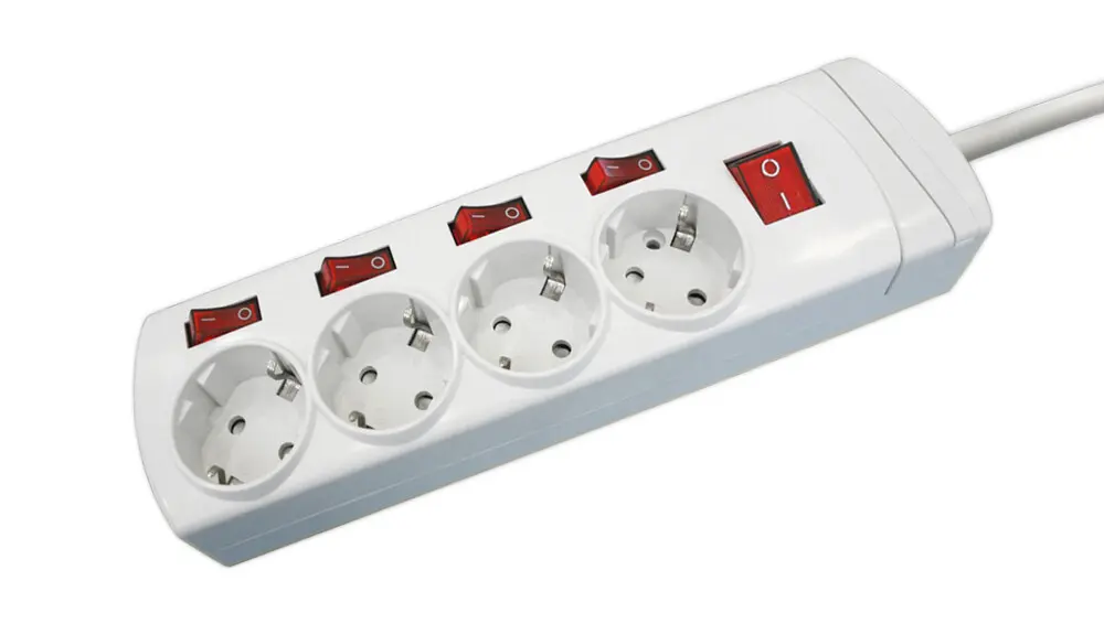 [36.188] 36.188 BASE DE ENCHUFES DE 4 TOMAS CON INTERRUPTOR E INTERRUPTORES INDEPENDIENTES